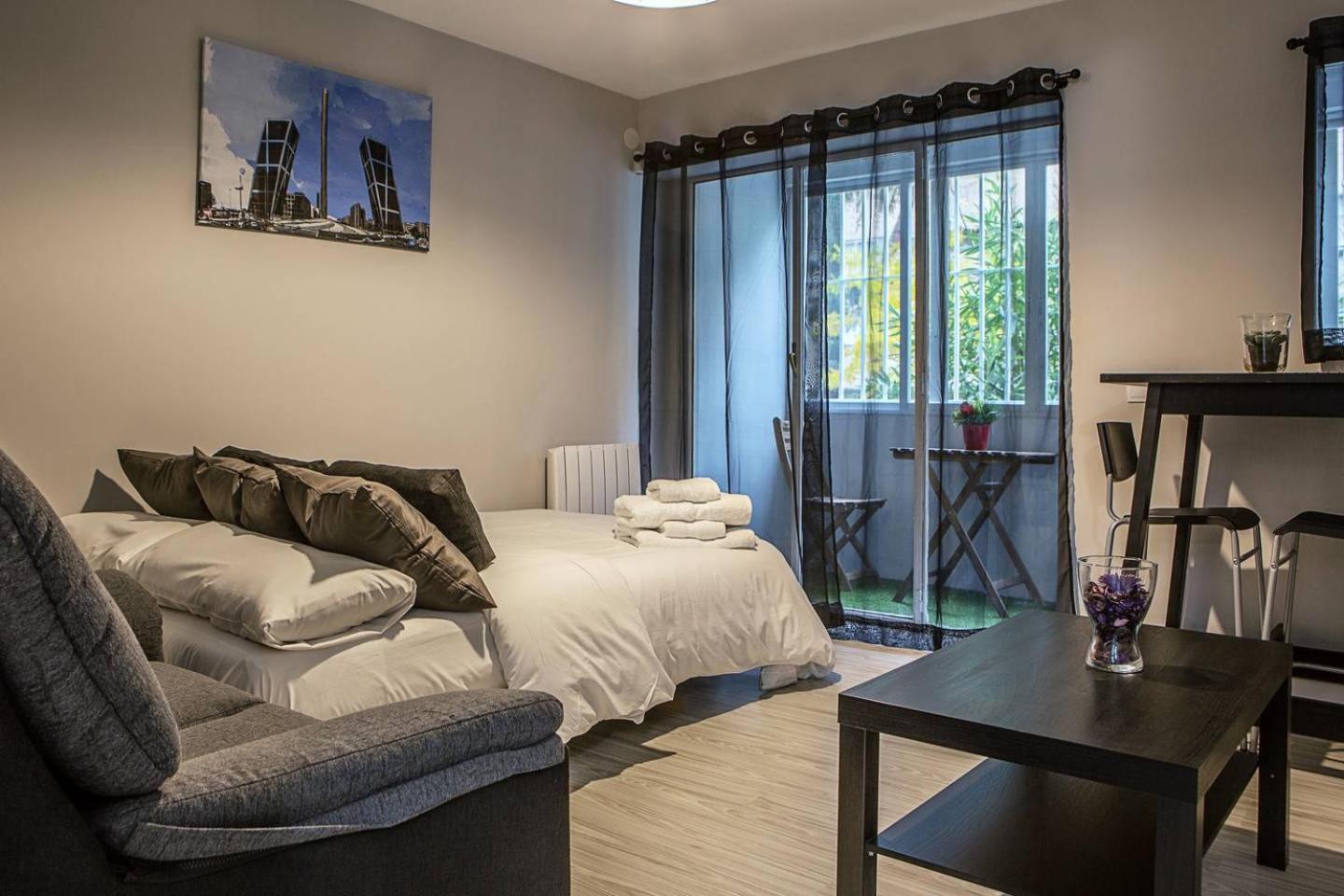 Lovely 3 Bedroom Apartment Next To Fuencarral Madri Exterior foto